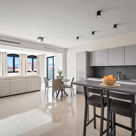 Atico Con Vistas Al Mar Marbella